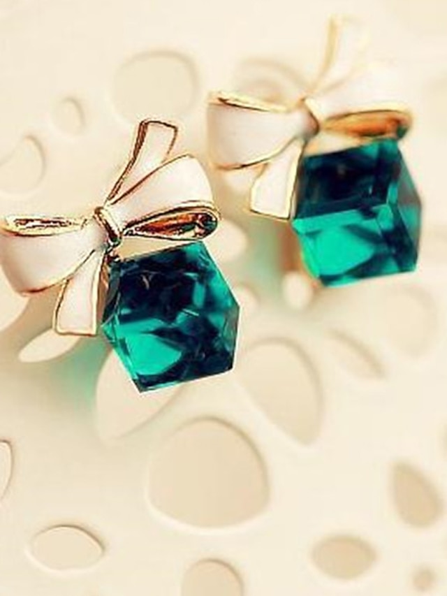  Chic & Modern Street Geometry Earring / Elegant Charm Cube and Bowknot Earrings for Woman/ Party / Dailywear