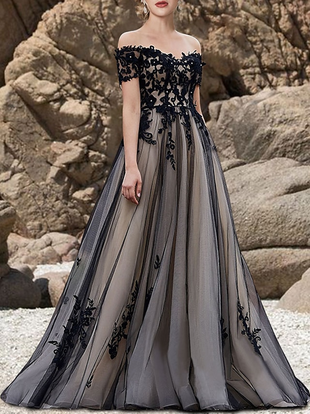  Engagement Gothic Wedding Dresses in Color Formal Wedding Dresses Sweep / Brush Train A-Line Short Sleeve Off Shoulder Lace With Bow(s) Appliques 2023 Bridal Gowns