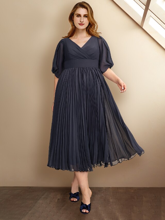 Una línea de vestidos para la madre de la novia de talla grande ocultar