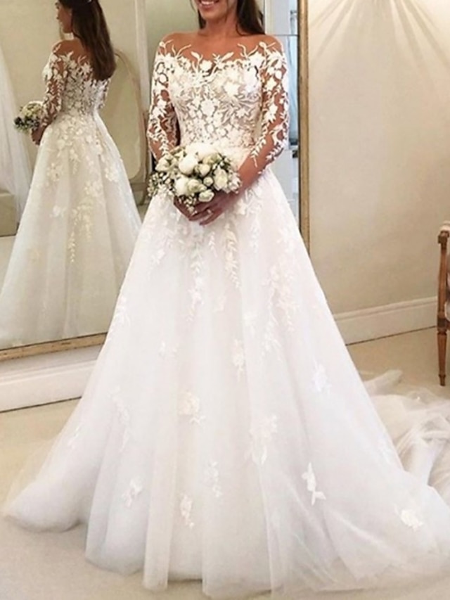  Vintage Formal Wedding Dresses Ball Gown Off Shoulder Long Sleeve Chapel Train Lace Bridal Gowns With Buttons Appliques 2024