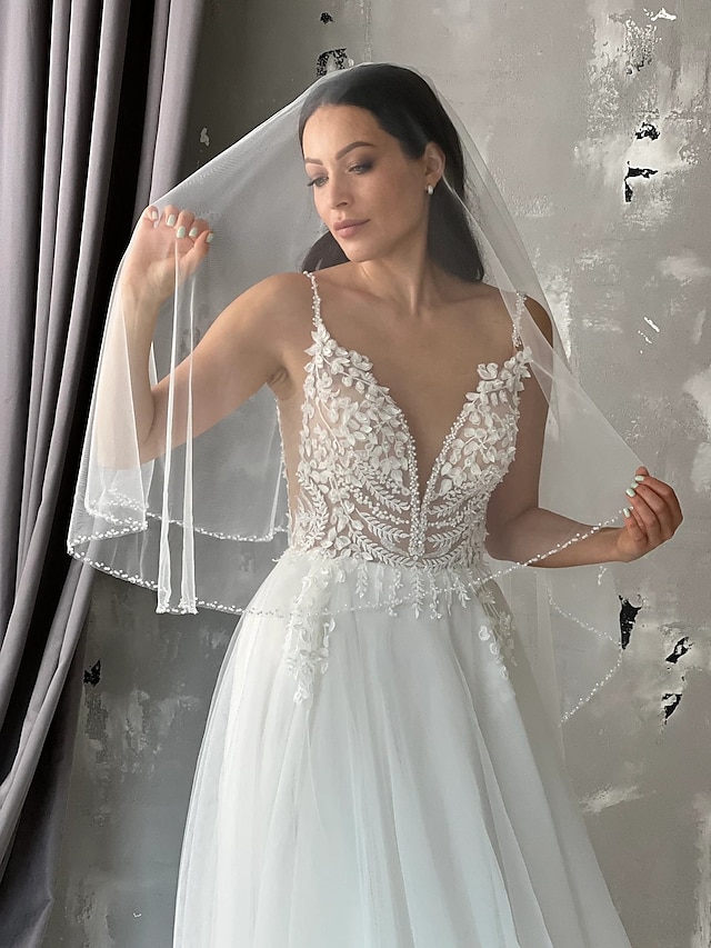  One-tier Stylish / Simple Wedding Veil Chapel Veils with Beading Tulle