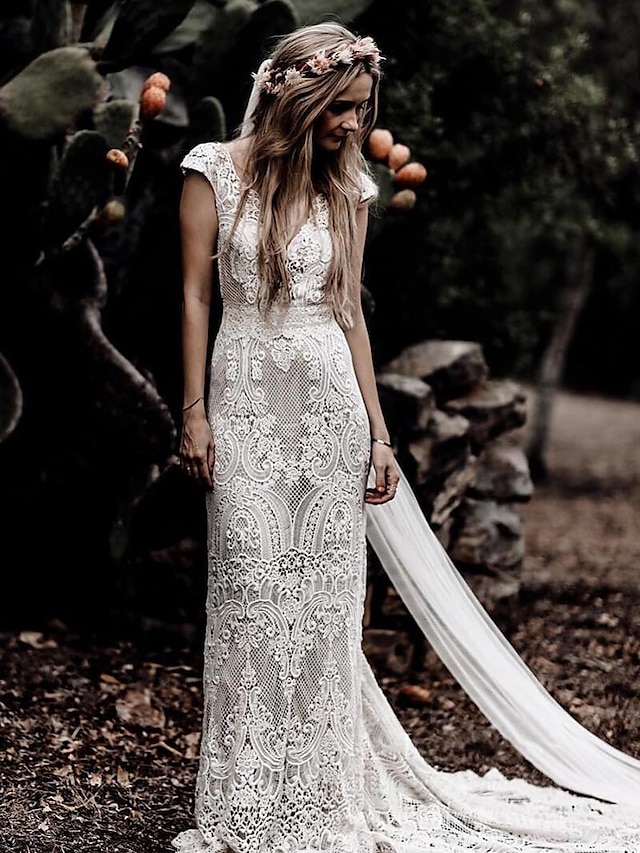  Beach Boho Wedding Dresses Mermaid / Trumpet V Neck Cap Sleeve Court Train Lace Bridal Gowns With Appliques Solid Color 2024