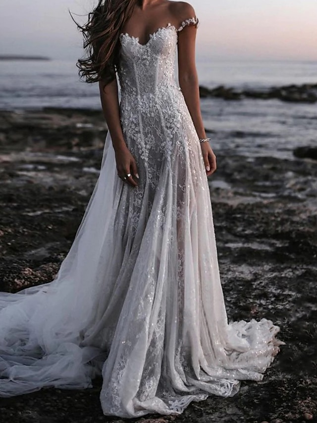  Beach Open Back Boho Wedding Dresses A-Line Off Shoulder Cap Sleeve Court Train Lace Bridal Gowns With Appliques Solid Color 2024