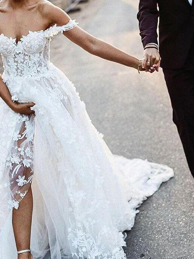 Beach Boho Wedding Dresses A-Line Off Shoulder Cap Sleeve Court Train ...