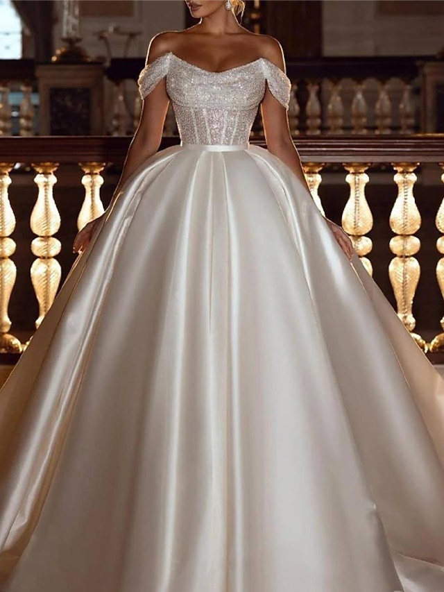  אירוסין רשמי גליטר & נצנצים שמלות חתונה נשף סירה מתחת לכתפיים רצועות שובל כנסייה (צ'אפל) סאטן שמלות כלה עם צבע אחיד 2024