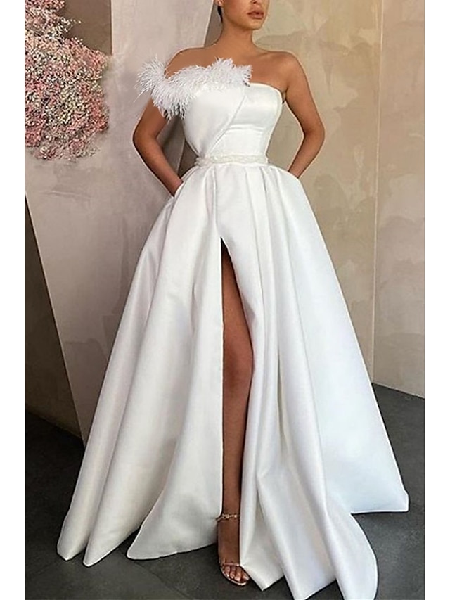  Sheath / Column Evening Gown Party Dress Wedding Guest Black Tie Gala Floor Length Sleeveless Strapless Satin with Feather Slit 2024