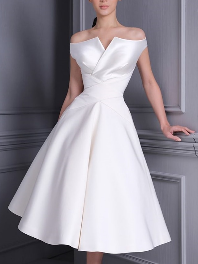  Bridal Shower Simple Wedding Dresses Mature Wedding Dresses Sheath / Column V Neck Sleeveless Knee Length Chiffon Bridal Gowns With Ruched Solid Color 2024