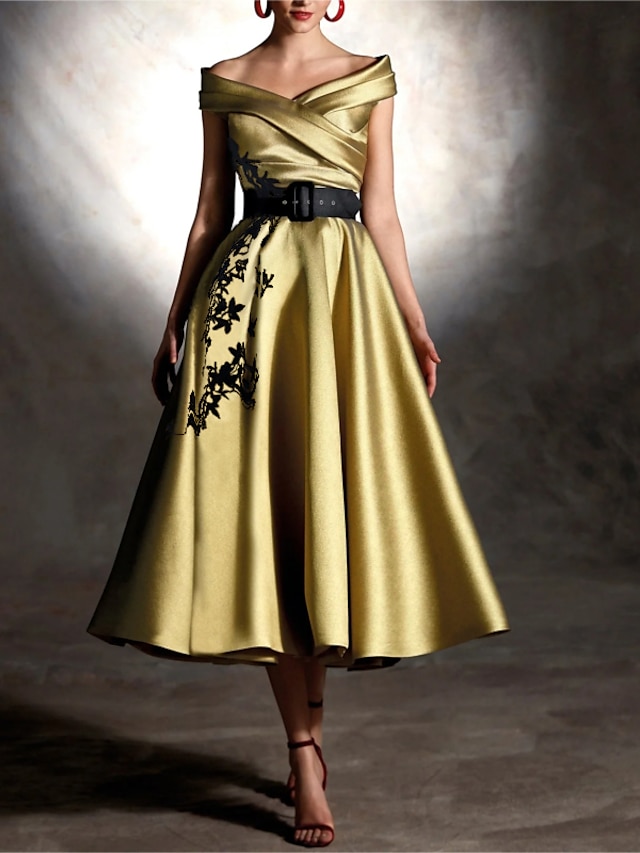  שמלות קוקטייל א-ליין שמלה אלגנטית שמלה רשמית תה אורחים לחתונה באורך שרוולים סאטן מחוץ לכתף עם אפליקציות קפלים 2024