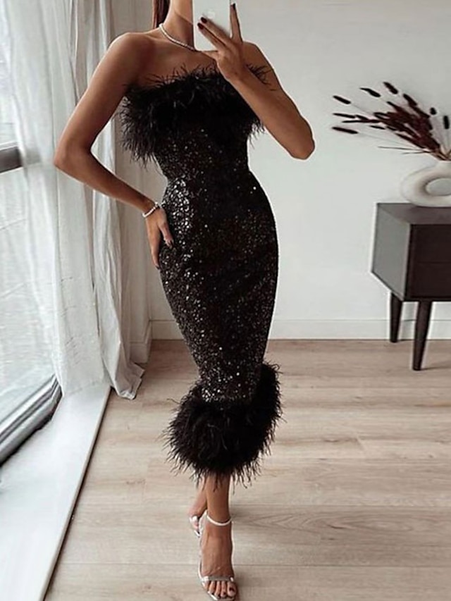  θήκη / στήλη κοκτέιλ μαύρο φόρεμα λάμψη& γυαλιστερό φόρεμα για πάρτι για καλεσμένους γάμου με μήκος τσαγιού αμάνικο στράπλες παγιέτες με πούπουλα 2024