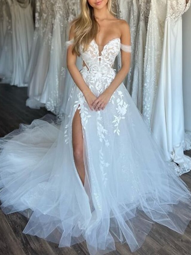 Beach Formal Wedding Dresses A-Line V Neck Sleeveless Court Train Lace Bridal Gowns With Pleats