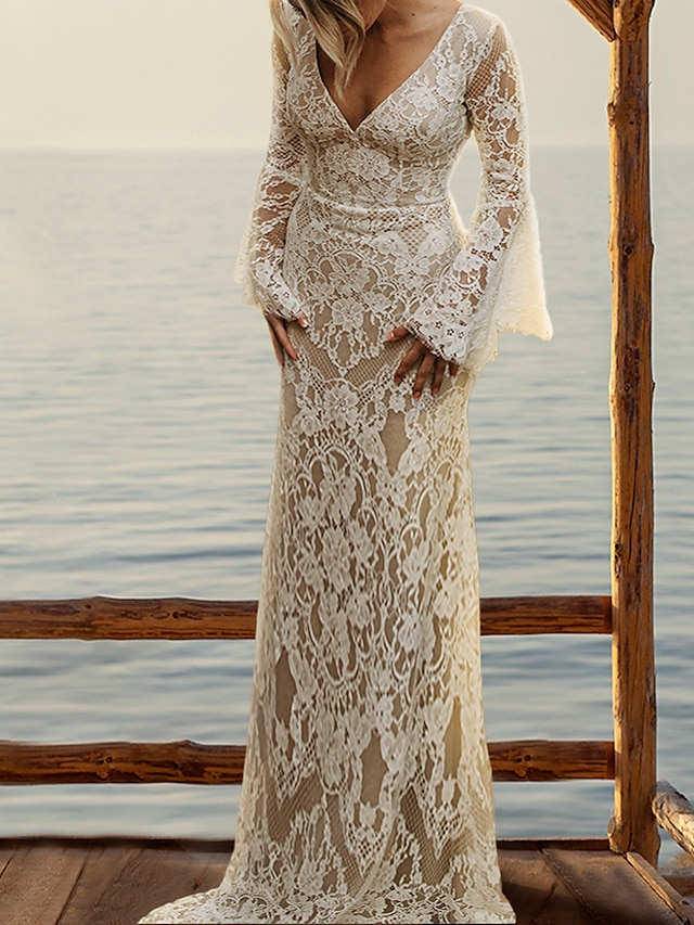  Beach Vintage Open Back Boho Wedding Dresses Mermaid / Trumpet V Neck Long Sleeve Court Train Lace Bridal Gowns With Appliques 2024