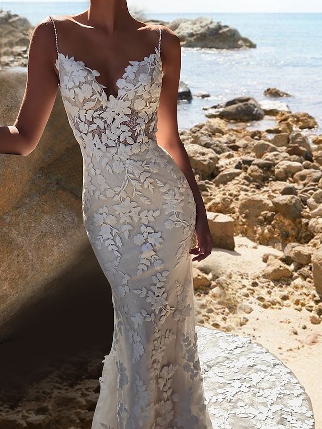  Beach Boho Wedding Dresses Mermaid / Trumpet Camisole V Neck Spaghetti Strap Chapel Train Lace Bridal Gowns With Lace Appliques 2024