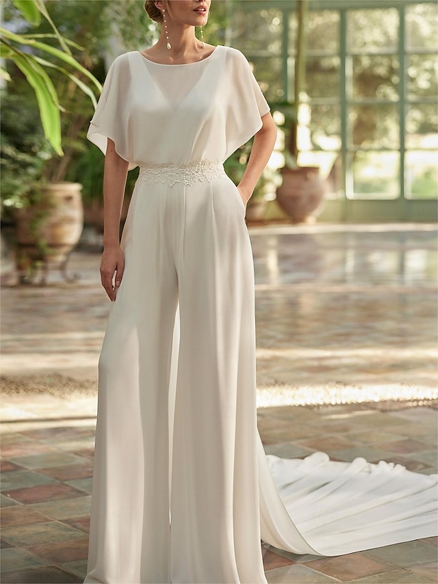  Esküvői ruhák Kétrészes Aszimmetrikus V-alakú Rendszeres hevederek Kápolnauszály Sifon Menyasszonyi ruhák Val vel Rakott Ráncolt 2024