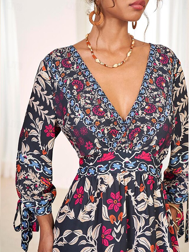 Women's bohemian maxi dress | Elegant v-neck summer long dress in plus size main image 0