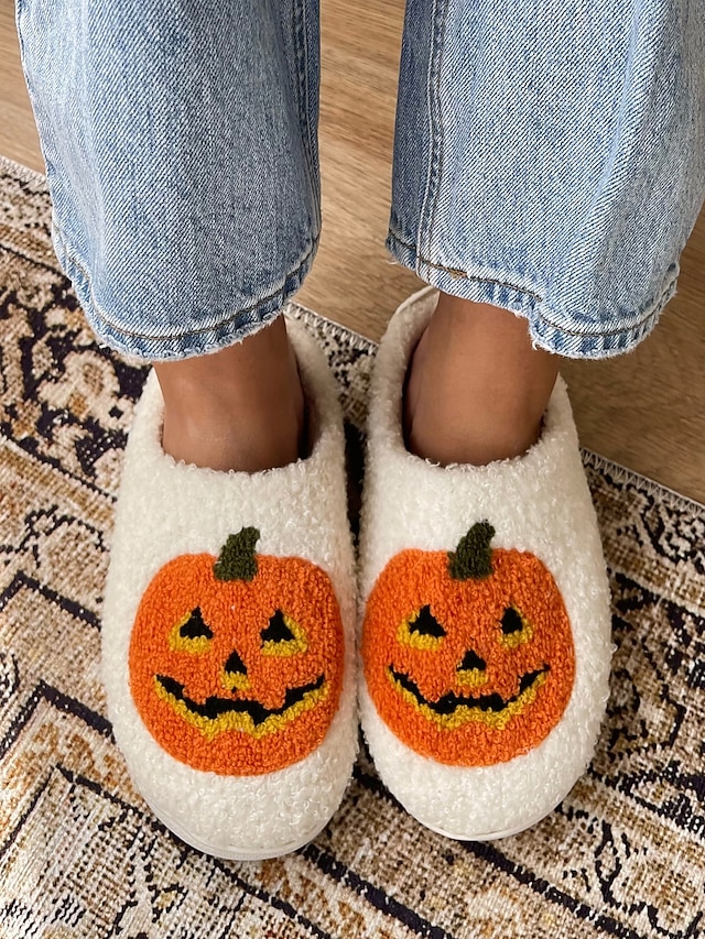  Chaussons en polaire confortables sur le thème d'Halloween pour femmes avec des motifs de citrouille et de crâne - chaussures d'intérieur amusantes pour les fêtes d'automne et d'Halloween
