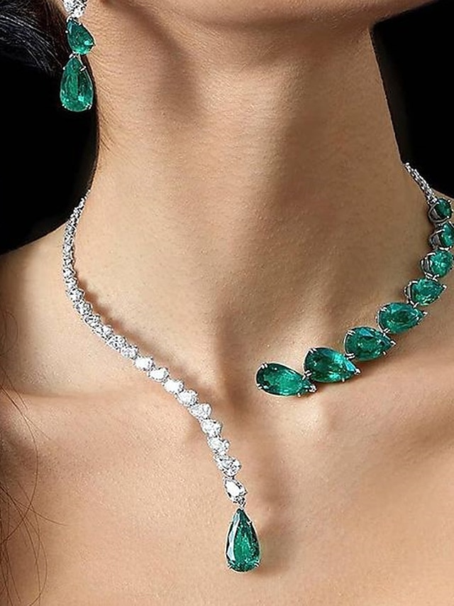  smaragdový a křišťálový náhrdelník – elegantní výrazný šperk na svatby a formální události