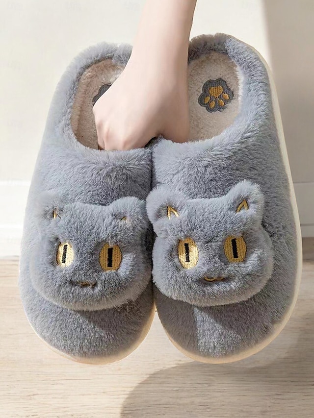  女性用の快適なぬいぐるみ猫スリッパ - 柔らかい毛皮の室内用ホームシューズ、かわいい動物のデザイン、滑り止めソール、冬の快適さに最適