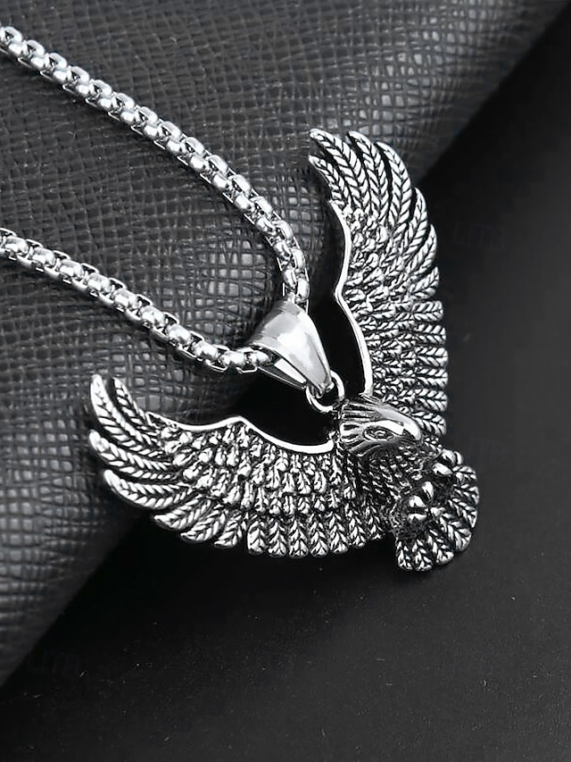 Men's Silver Eagle Pendant Necklace – Bold and Detailed Symbolic Jewelry for Strength and Freedom