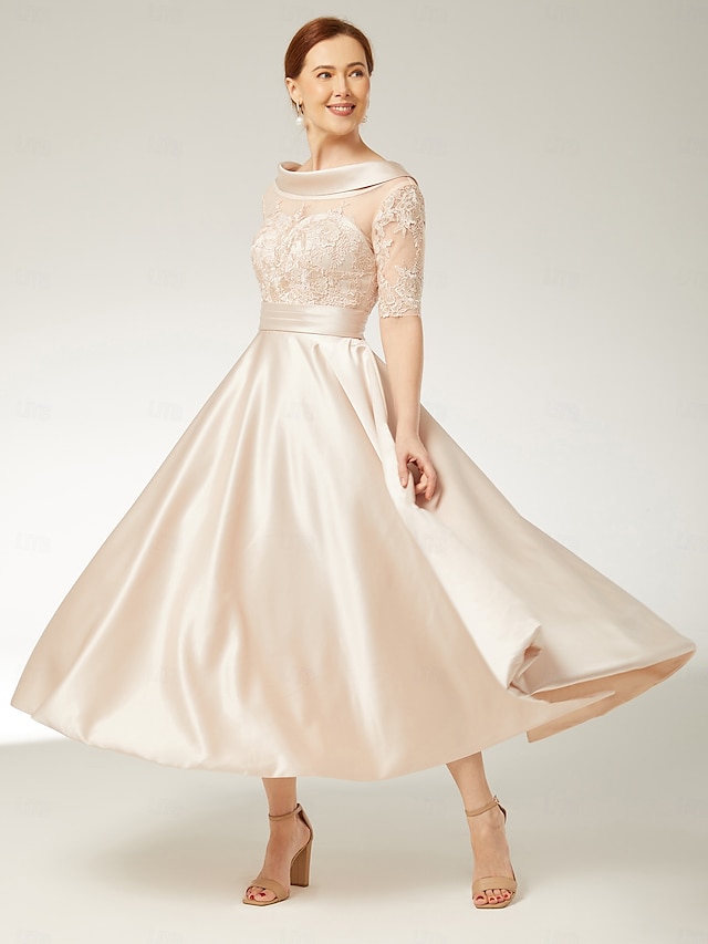  A-line šaty pro matku nevěsty elegantní vintage kulatý výstřih podlahové délky satén krajka poloviční rukáv s řasenými aplikacemi