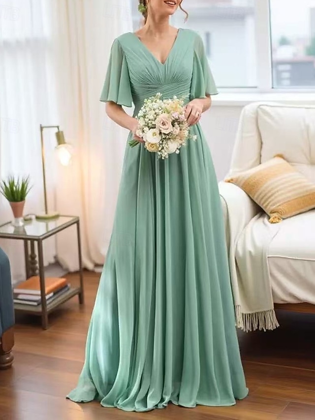  Linha A Vestido de Madrinha Decote V Manga Curta Frente Única Longo Chiffon / Elastano com Fru-Fru / Pregueado / Franzido 2022