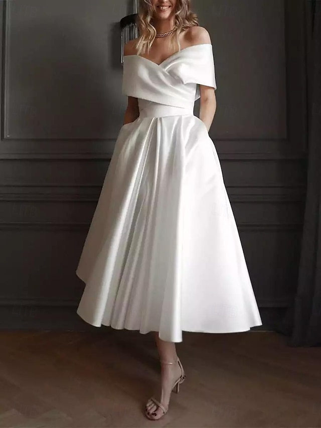  Fidanzamento Piccoli Abiti Bianchi Abiti da Matrimonio A-Line Spalle Scoperte Maniche Corte Lunghezza Tea Seta Abiti da Sposa con Pieghe Arricciate