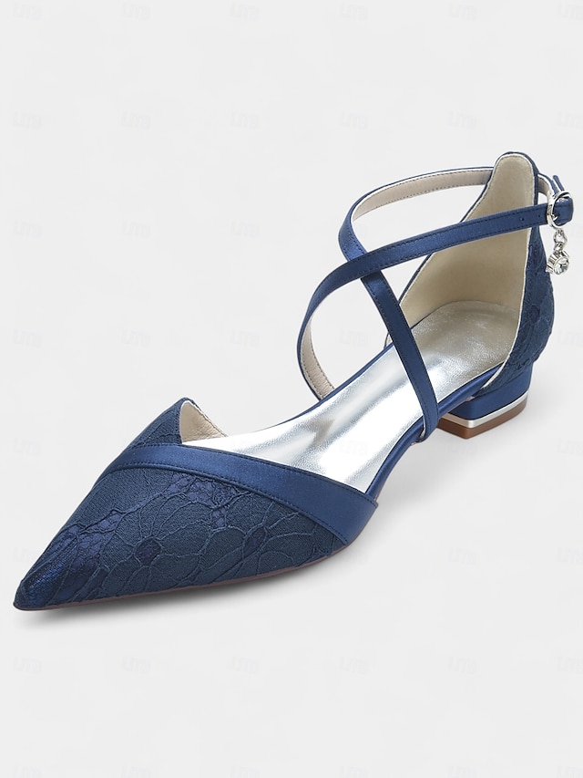  chaussures à talons bas en satin bleu marine avec brides croisées et superposition de dentelle pour événements formels et mariages pour femmes