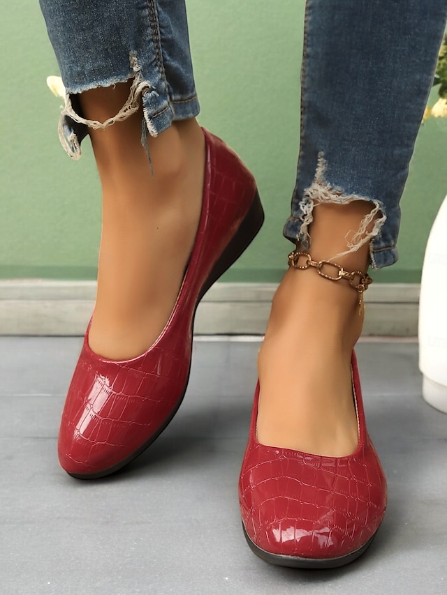  pantofi dama din piele lacuita cu model crocodil – pantofi eleganti si confortabili pentru tinuta de birou si ocazii formale
