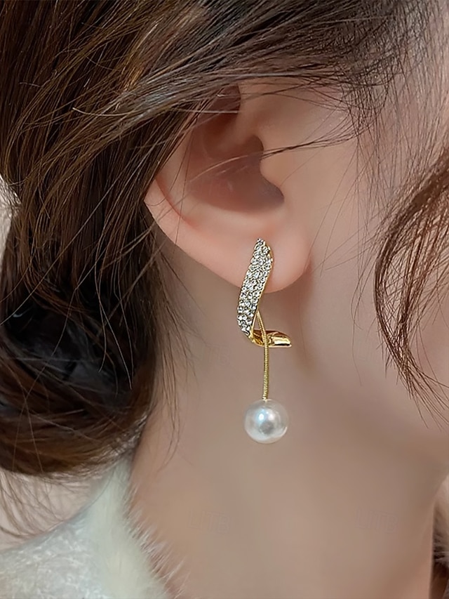  Boucles d'oreilles élégantes en perles plaquées or avec détails en cristal – boucles d'oreilles pendantes élégantes pour femmes, parfaites pour les mariages, les soirées et les occasions formelles