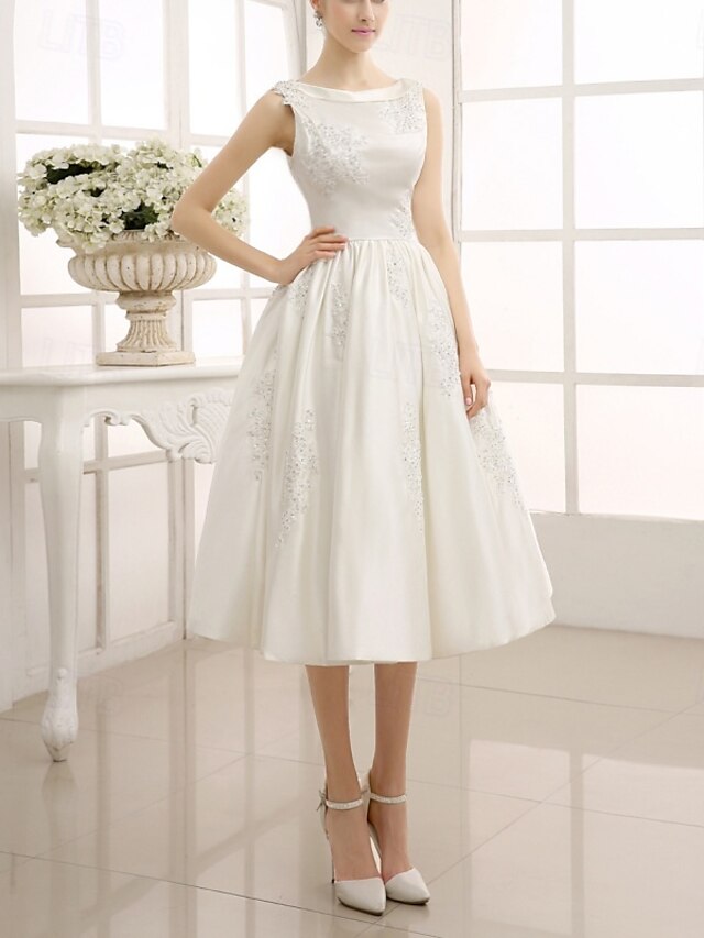  Vestidos Brancos de Formatura para Noivado Vestidos de Casamento Estilo A-Line Decote Barco Sem Mangas Comprimento de Chá em Cetim com Pregas Apliques