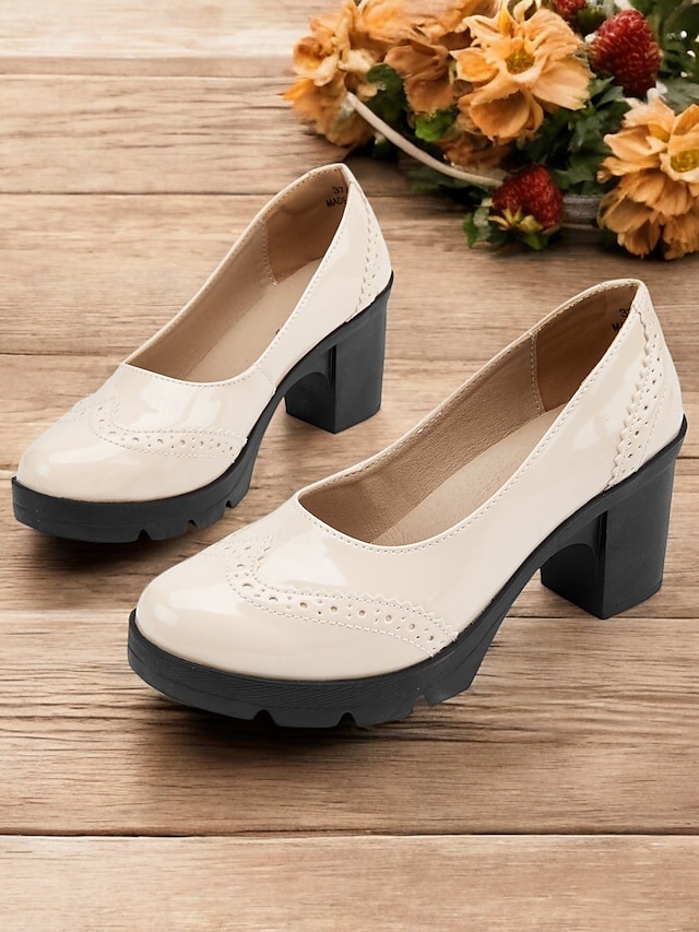  Damenpumps aus Lackleder mit Plateau und dickem Absatz und Brogue-Details, elegante Schuhe im Vintage-Stil fürs Büro, Partys und formelle Anlässe