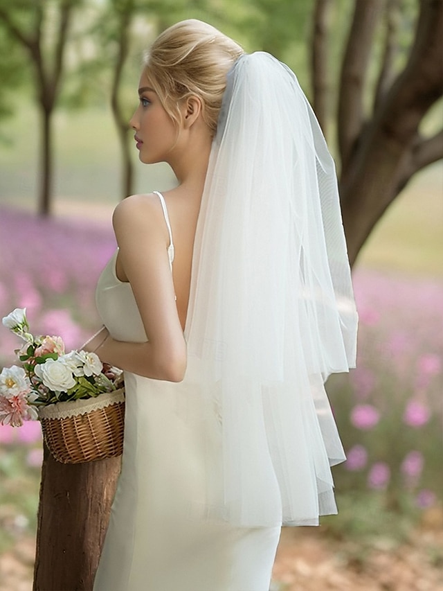  Elegant Two-Layer Bridal Veil with Soft Tulle – Classic Wedding Accessory for Brides, Ideal for Traditional and Formal Weddings