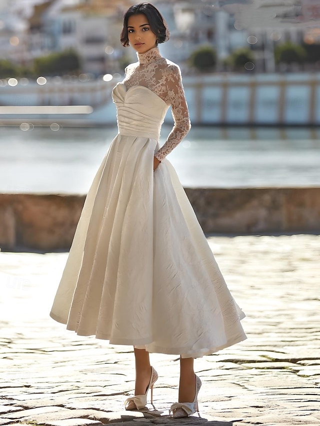  Wedding Dresses A-Line Illusion Neck Long Sleeve Asymmetrical Lace Bridal Gowns With Embroidery Solid Color