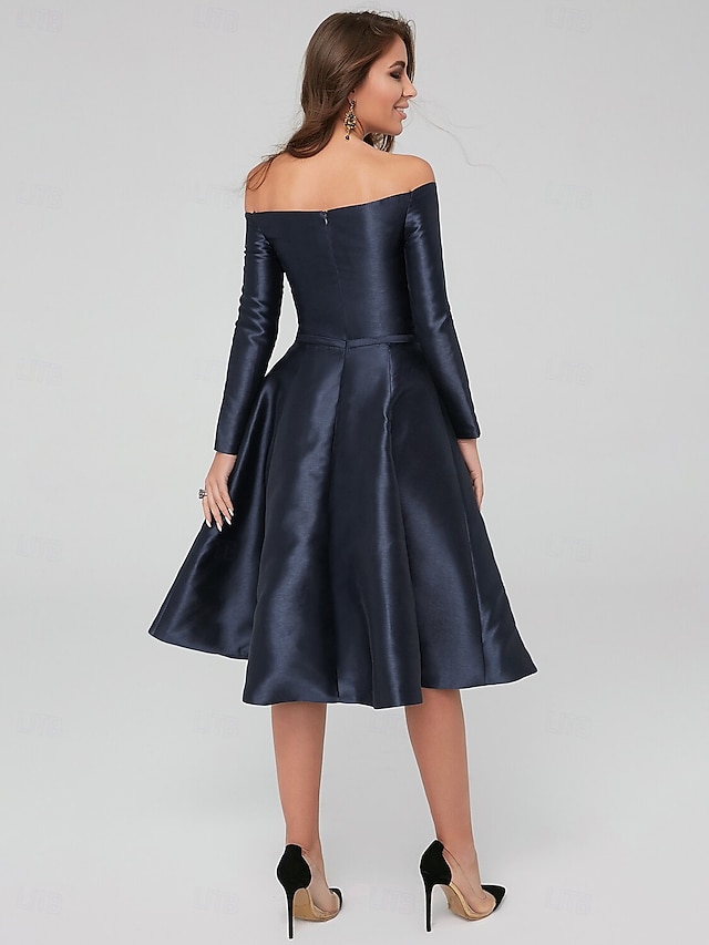  Abiti A-Line per occasioni speciali Abito elegante Ospite di matrimonio Festa di cocktail Lunghezza fino al ginocchio Maniche lunghe Off-Shoulder Seta con abiti plissettati