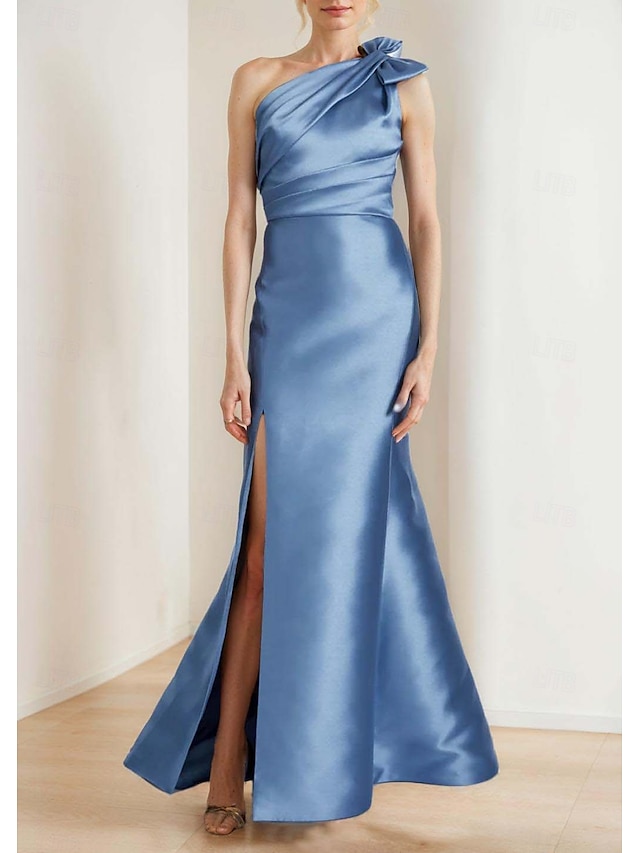  Sirène  Trompette Mère de la Mariée Robe Élégante Vintage Simple Épaule Dénudée Longueur de Sol Satin Sans Manches avec Nœud(s) Plis