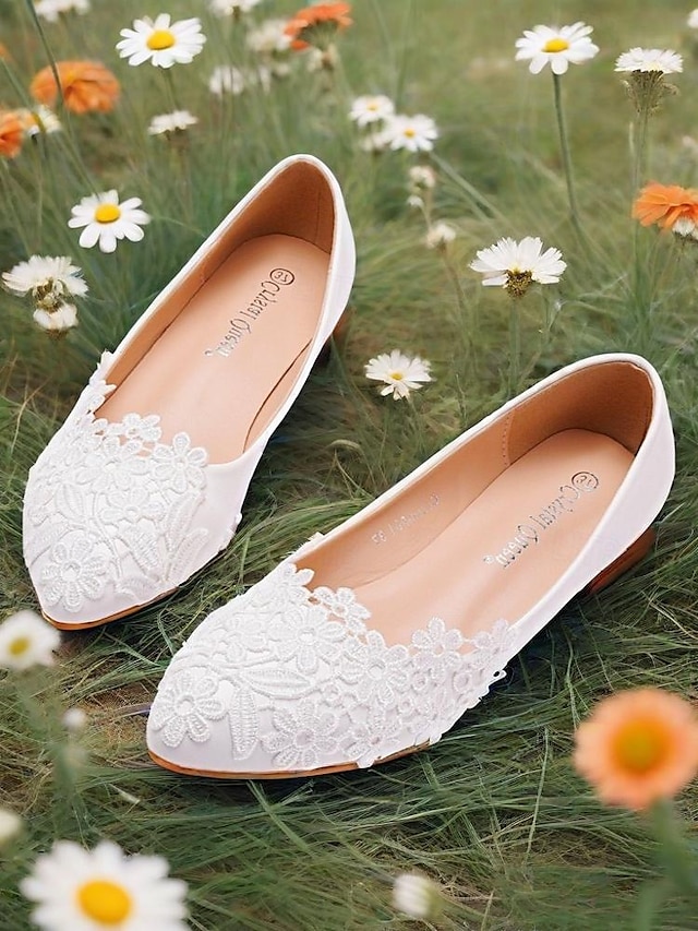  ballerines en dentelle blanche pour mariées - chaussures de mariage élégantes brodées de fleurs