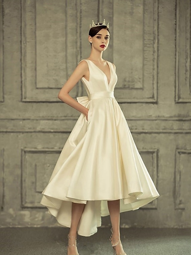  Robe de Mariée Robe Ball Gown Col en V Sans Manches Asymétrique Taffetas Robes de Mariée Avec Plis Poche