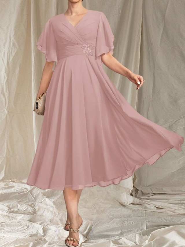  A-Linie Brautmutterkleid Hochzeitsgast Elegant V-Ausschnitt Tee-Länge Chiffon Kurzarm mit Applikationen Raffung Midi-Kleid 2025