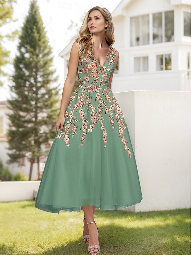  Robe de Prom Tulle A-line Brodée de Fleurs Élégante Robe Formelle Invité de Mariage Longueur Thé Sans Manches Col en V