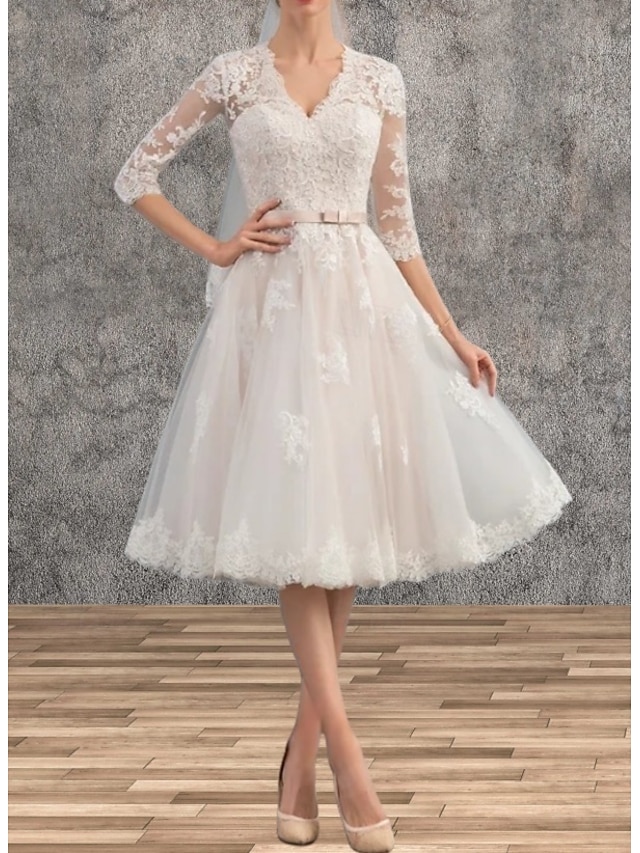  Mini Abiti Bianchi per Fidanzamento Abiti da Sposa A-Line Scollo a V Manica 3/4 Lunga Fino al Ginocchio in Raso con Fascia  Applicazioni