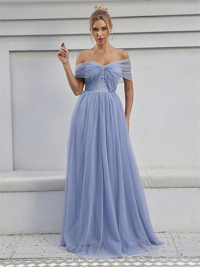  Linha A Vestido de Madrinha Ombro a Ombro Sem Manga Elegante Longo Tule com Cor Única 2022
