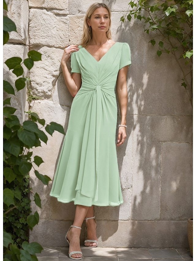  Ligne A Robe de Mère de Mariée  Élégant Simple Minimaliste Col en V Longueur thé Chiffon Manche Courte avec Plis Froncé 2025