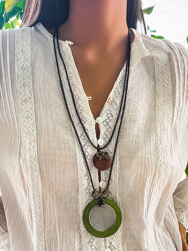  Collier bohème à pendentif en bois multicouche pour femme – perles en alliage naturel faites à la main, design ethnique en spirale, bijoux légers pour tenues décontractées, fêtes d'été et vacances à la plage