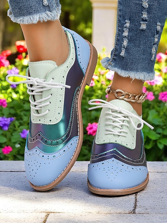  Dámské barevně blokové oxfordské boty s křídlovou špičkou, retro šněrovací brogue boty z 50. let s duhovými panely pro ležérní výlety a vintage styl.