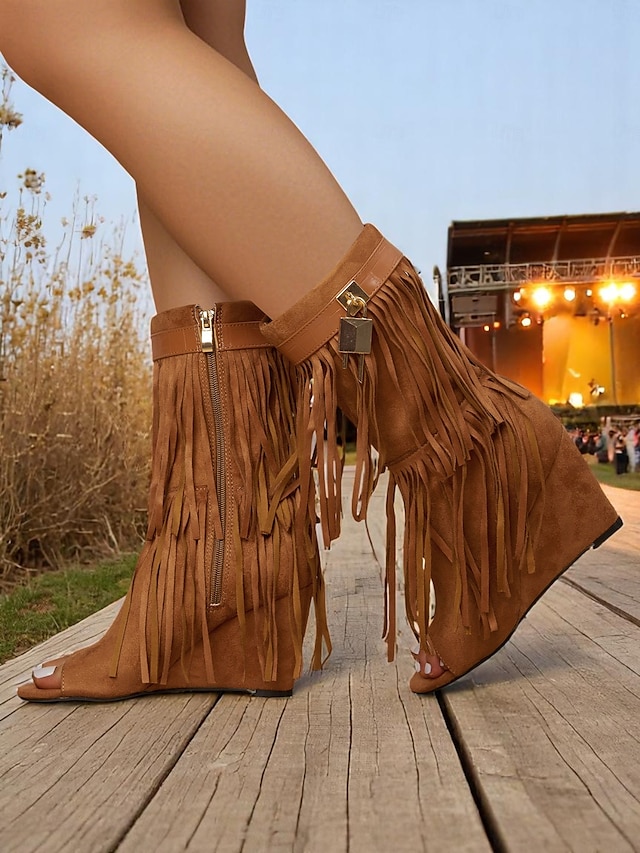  Botas de cuña con punta abierta de ante con flecos para mujer, con cremallera y detalle de candado: estilo bohemio para festivales, conciertos de música y eventos al aire libre.