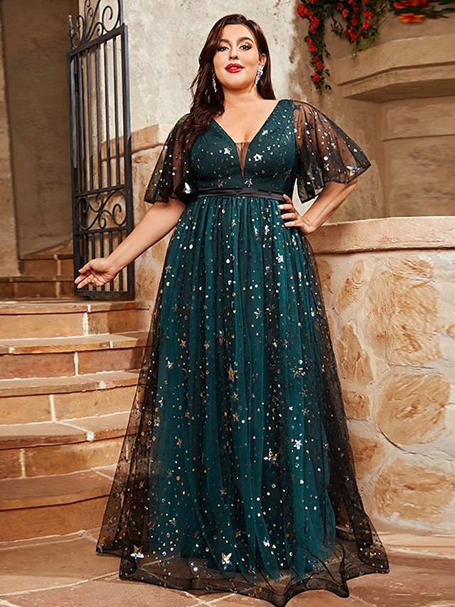  A-Linje Kvällsklänning Elegant Klänning Formell Bröllop Golvlängd Kort Ärmm V-Neck Tyll med Fällningar
