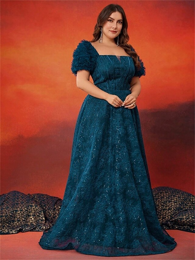  A-Linje Plus Size Klänningar Elegant Kurva Klänning Formell Bröllop Golvlängd Korta Ärmar Fyrkantig Halslinje Spets med Fållar