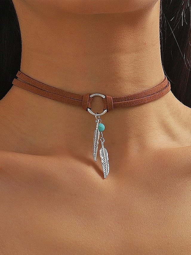  Boho fjær-chokeringskjede til dame – stropp i imitert semsket skinn med turkis perle, justerbare festivalsmykker for frilynte tenåringer og voksne, ideelt for sommerutflukter og konserter