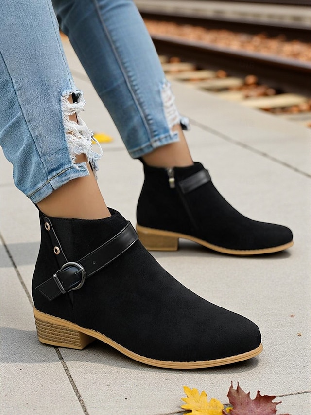  Bottines en simili-daim bordeaux pour femme avec bride à boucle – bottines élégantes à talon bas pour les tenues décontractées, les promenades en plein air et les tenues d'automne