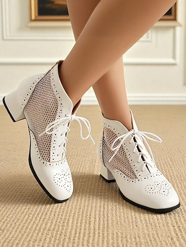  Bottes Oxford blanches en maille édouardienne pour femmes des années 1910 - Chaussures de danse à lacets vintage avec motif découpé et talons épais pour les soirées jazz d'été et les costumes rétro