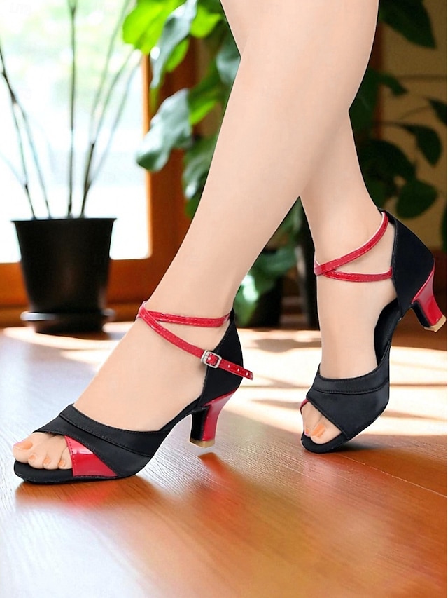  Sandálias femininas pretas e vermelhas para dança latina - sapatos de salão profissionais com bico aberto e salto médio com tira no tornozelo para performance e prática